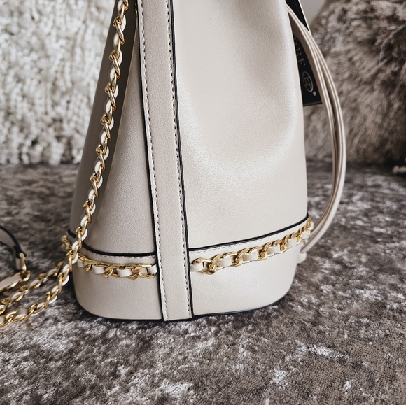 Bucket Bag - Picture 3 of 6